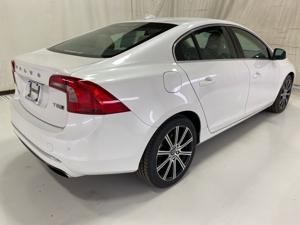 2017 Volvo S60 Inscription T5 Crystal White Pearl at Bob Ruth Ford