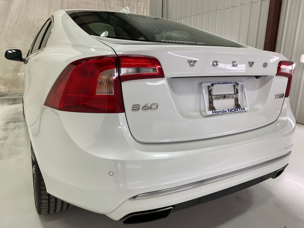 2017 Volvo S60 Inscription T5 Crystal White Pearl at Bob Ruth Ford