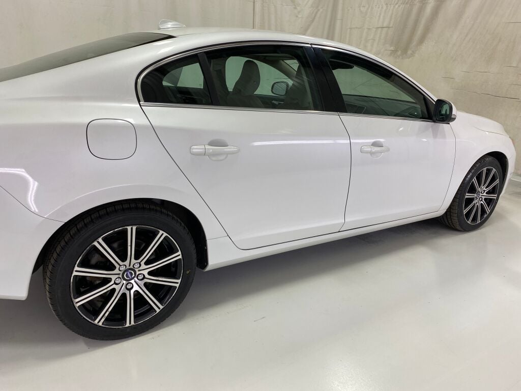 2017 Volvo S60 Inscription T5 Crystal White Pearl at Bob Ruth Ford