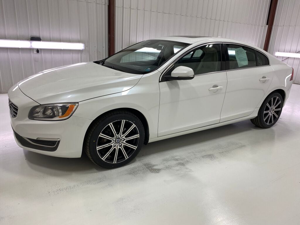 2017 Volvo S60 Inscription T5 Crystal White Pearl at Bob Ruth Ford
