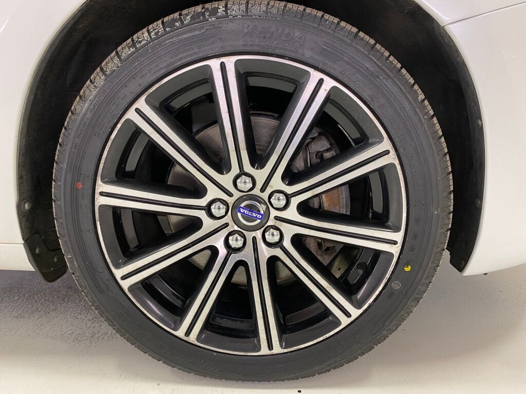 2017 Volvo S60 Inscription T5 Crystal White Pearl at Bob Ruth Ford