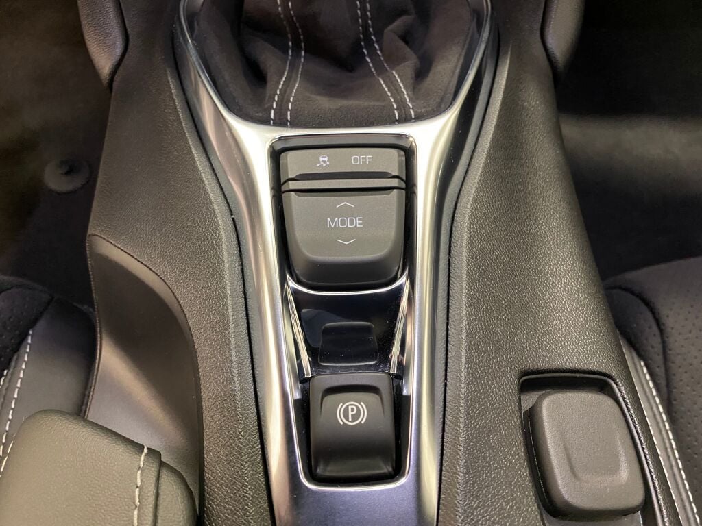 2021 Chevrolet Camaro SS w/ SS 1LE TRACK PERFORMANCE PKG. Summit White at Bob Ruth Ford