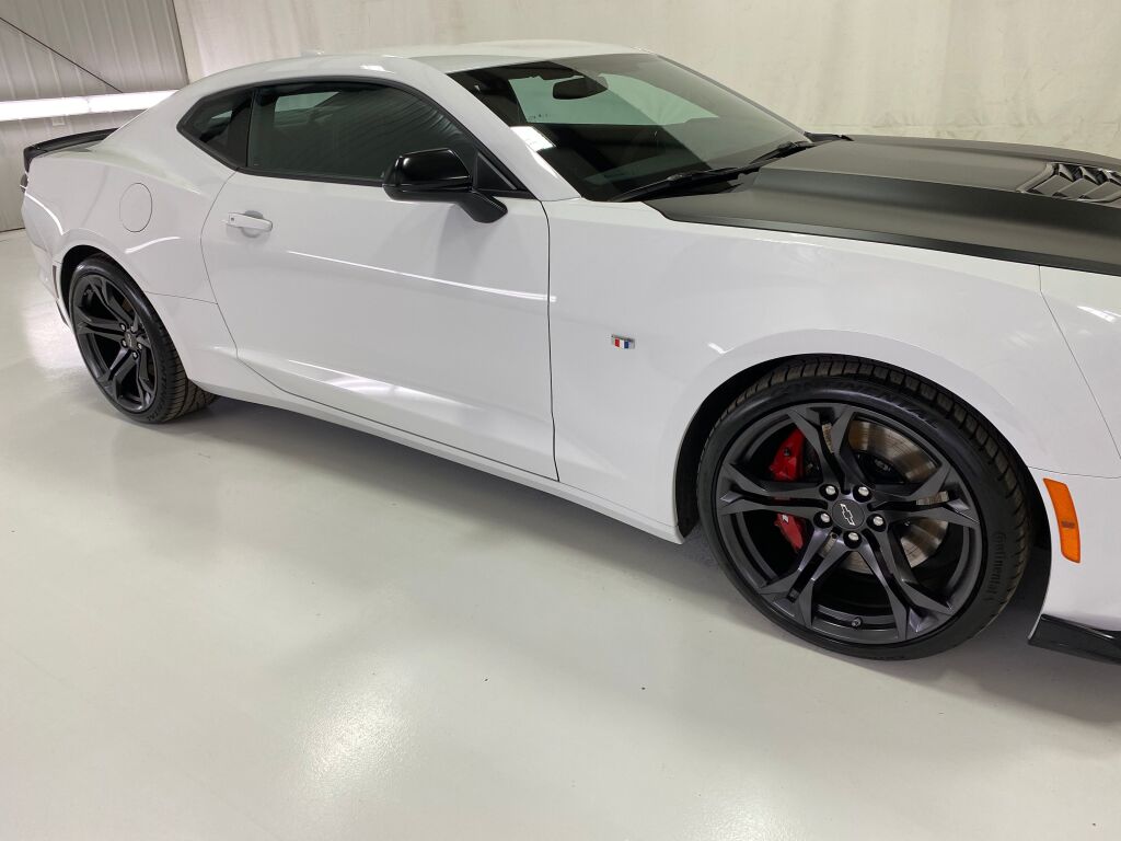 2021 Chevrolet Camaro SS w/ SS 1LE TRACK PERFORMANCE PKG. Summit White at Bob Ruth Ford