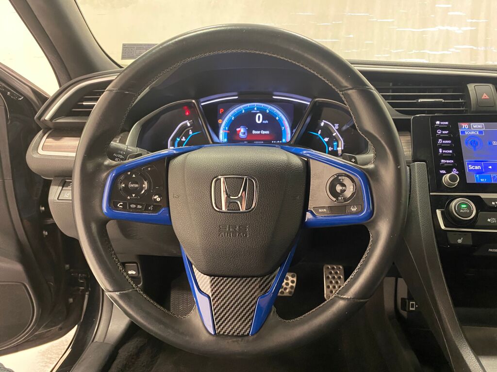 2019 Honda Civic Touring Crystal Black Pearl at South Hills CDJR