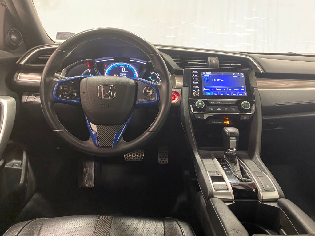 2019 Honda Civic Touring Crystal Black Pearl at South Hills CDJR