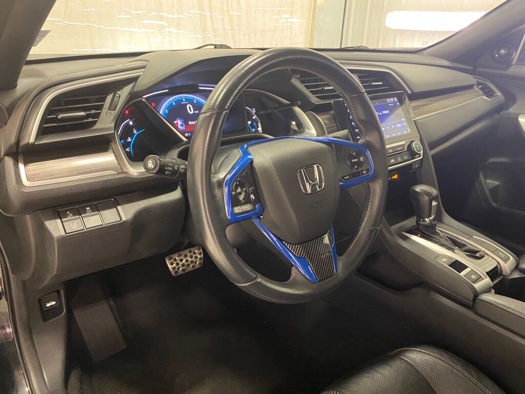2019 Honda Civic Touring Crystal Black Pearl at South Hills CDJR