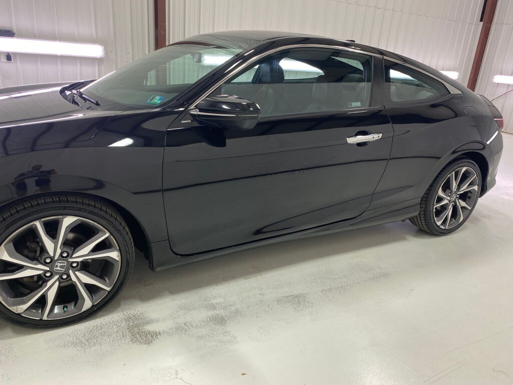2019 Honda Civic Touring Crystal Black Pearl at South Hills CDJR