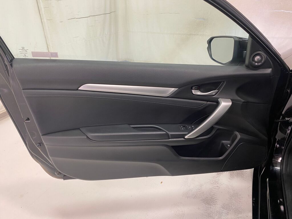 2019 Honda Civic Touring Crystal Black Pearl at South Hills CDJR