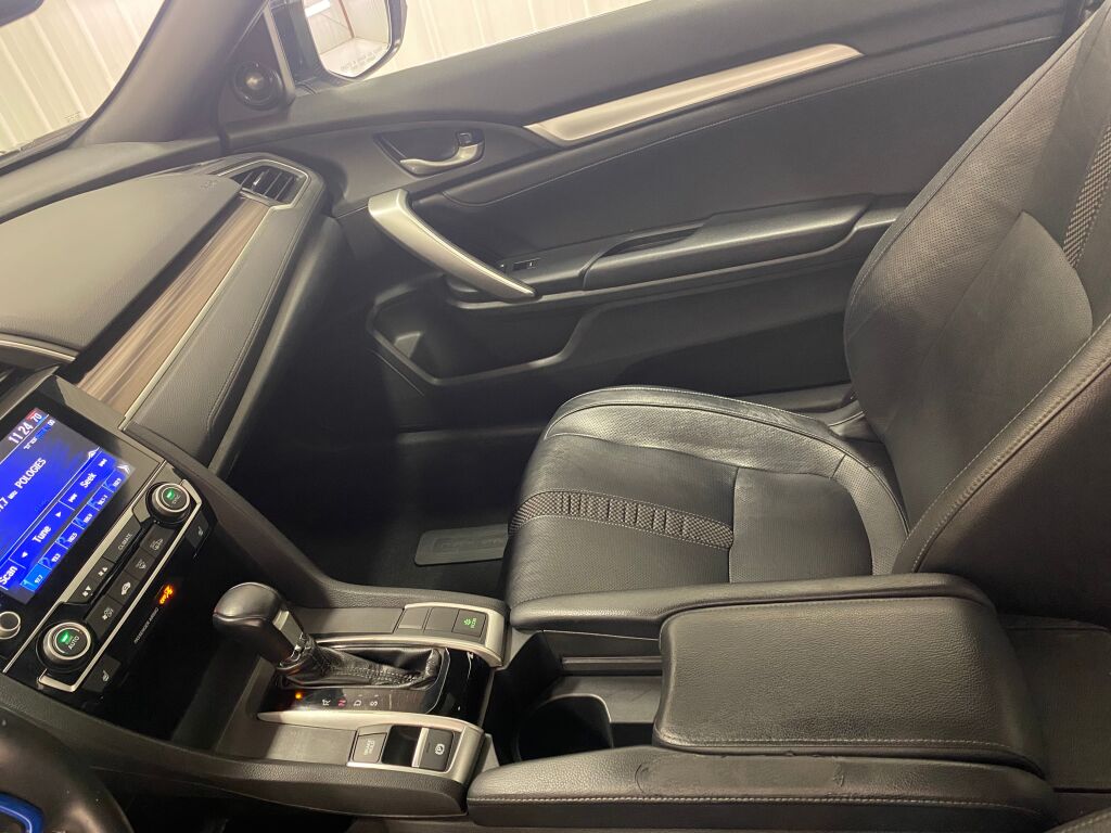 2019 Honda Civic Touring Crystal Black Pearl at South Hills CDJR