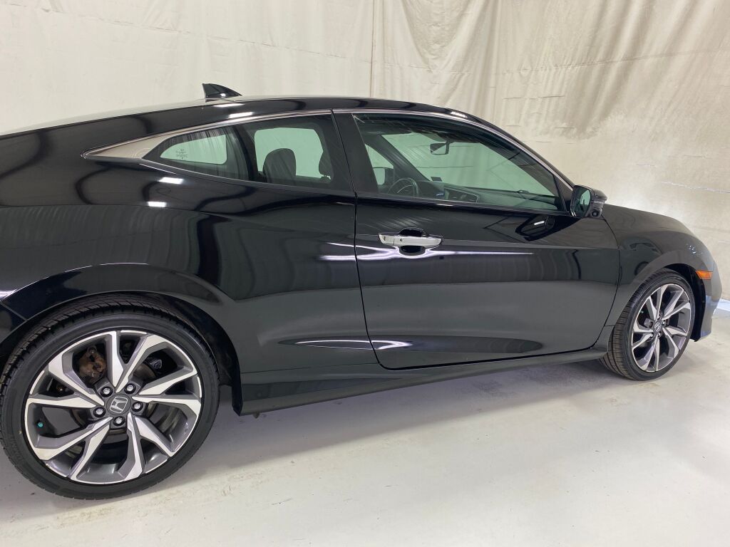 2019 Honda Civic Touring Crystal Black Pearl at South Hills CDJR