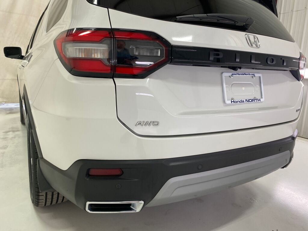 2023 Honda Pilot Elite Platinum White Pearl at Honda North