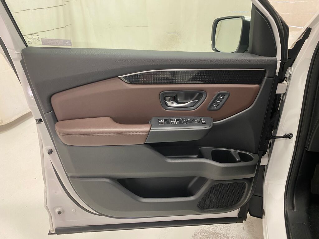 2023 Honda Pilot Elite Platinum White Pearl at Honda North