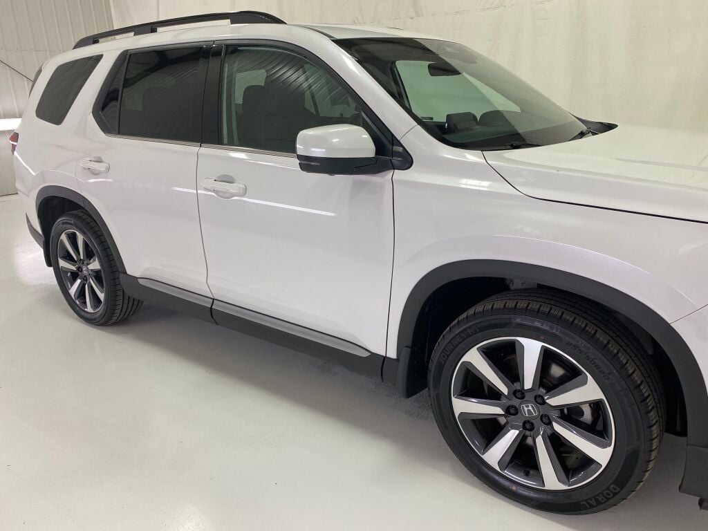 2023 Honda Pilot Elite Platinum White Pearl at Honda North
