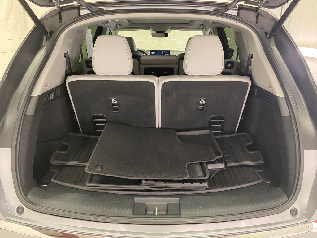 2022 Acura MDX Technology Lunar Silver Metallic at Spitzer Acura