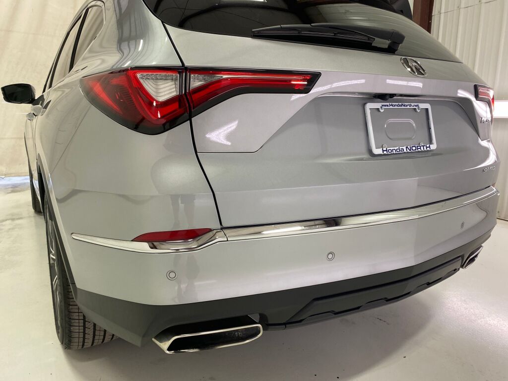 2022 Acura MDX Technology Lunar Silver Metallic at Spitzer Acura