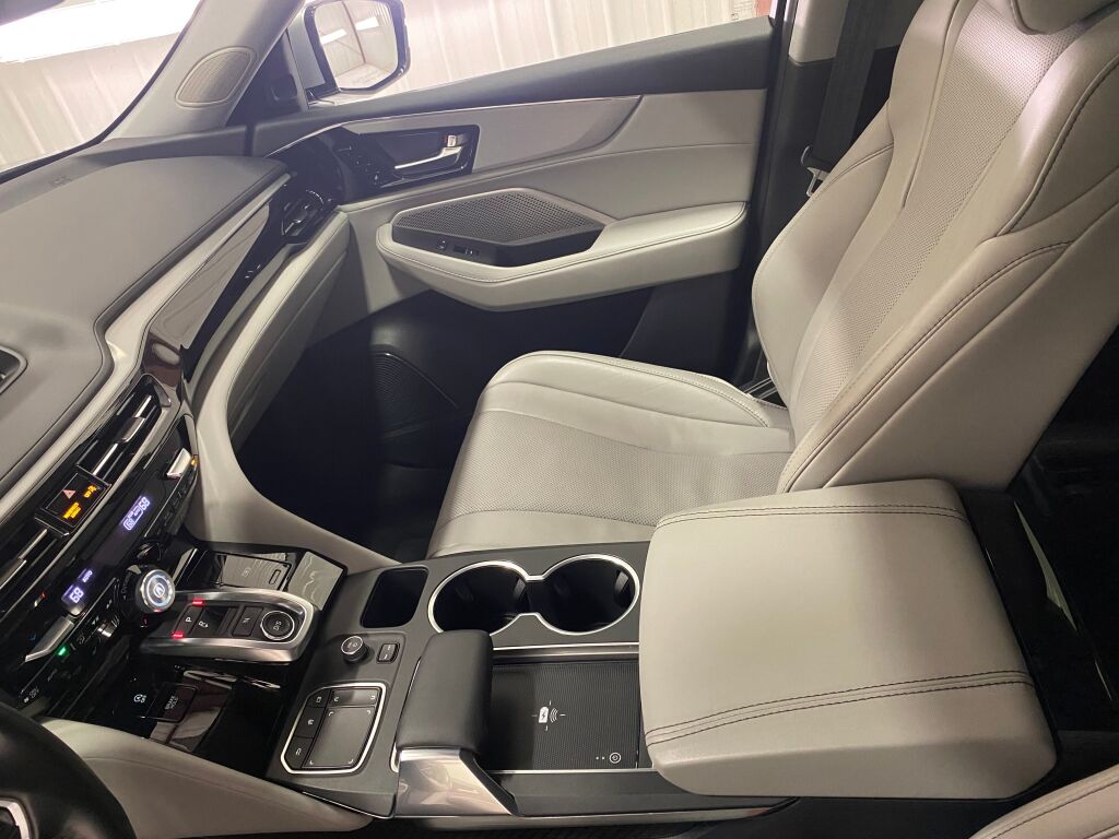 2022 Acura MDX Technology Lunar Silver Metallic at Spitzer Acura