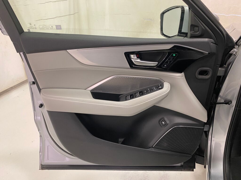 2022 Acura MDX Technology Lunar Silver Metallic at Spitzer Acura