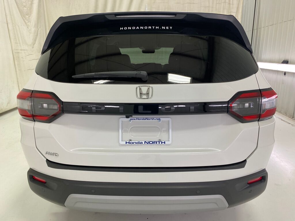 2023 Honda Pilot EX-L Platinum White Pearl at Sutliff Volkswagen