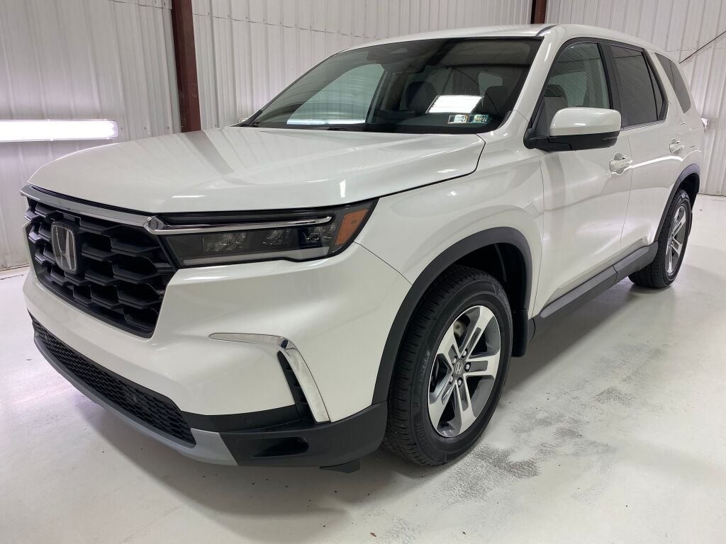 2023 Honda Pilot EX-L Platinum White Pearl at Sutliff Volkswagen