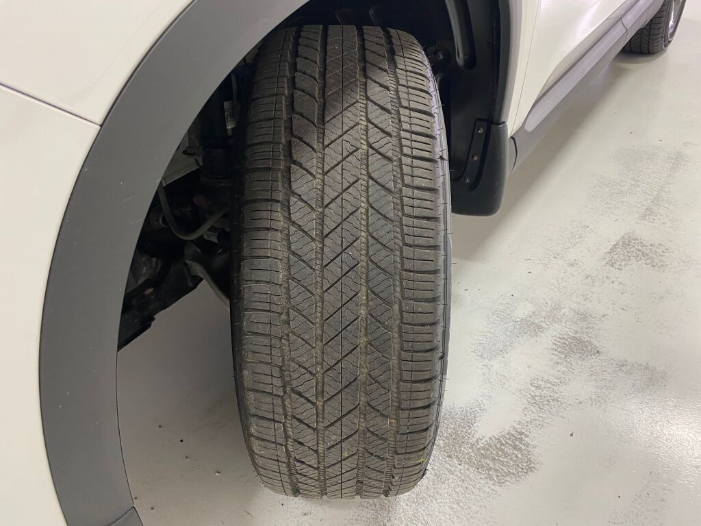 2023 Honda Pilot EX-L Platinum White Pearl at Sutliff Volkswagen