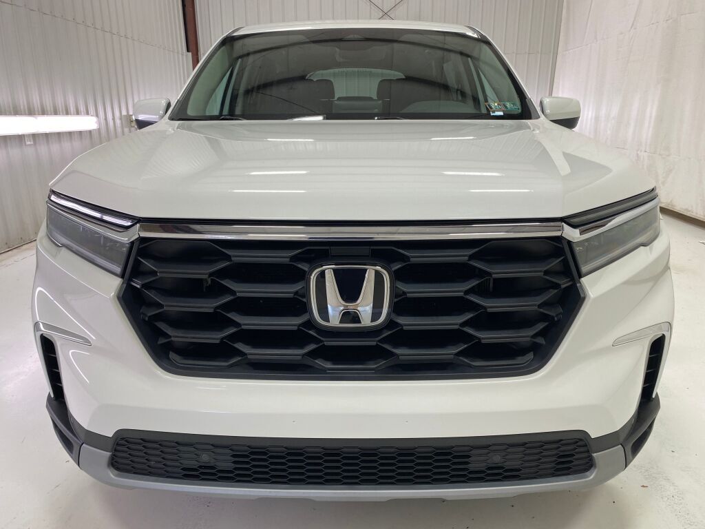 2023 Honda Pilot EX-L Platinum White Pearl at Sutliff Volkswagen