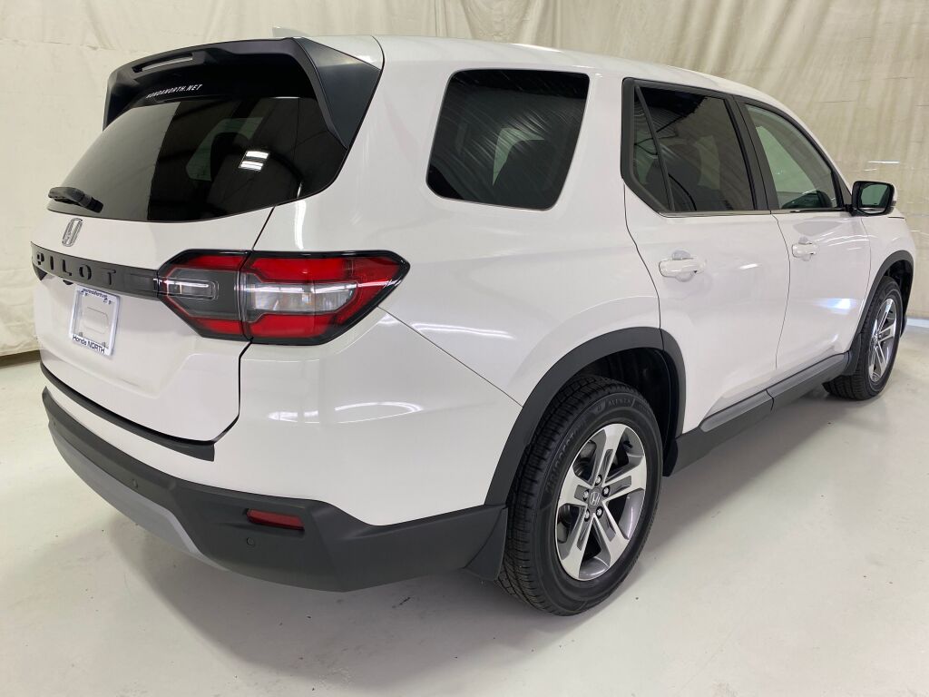 2023 Honda Pilot EX-L Platinum White Pearl at Sutliff Volkswagen