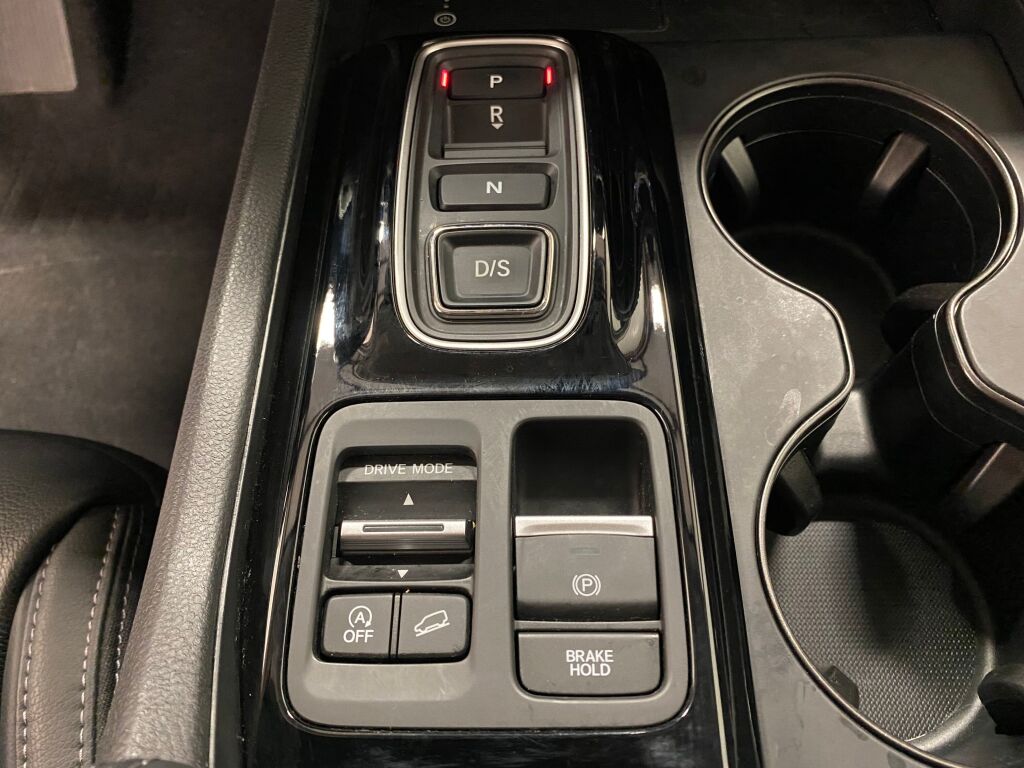 2023 Honda Pilot EX-L Platinum White Pearl at Sutliff Volkswagen