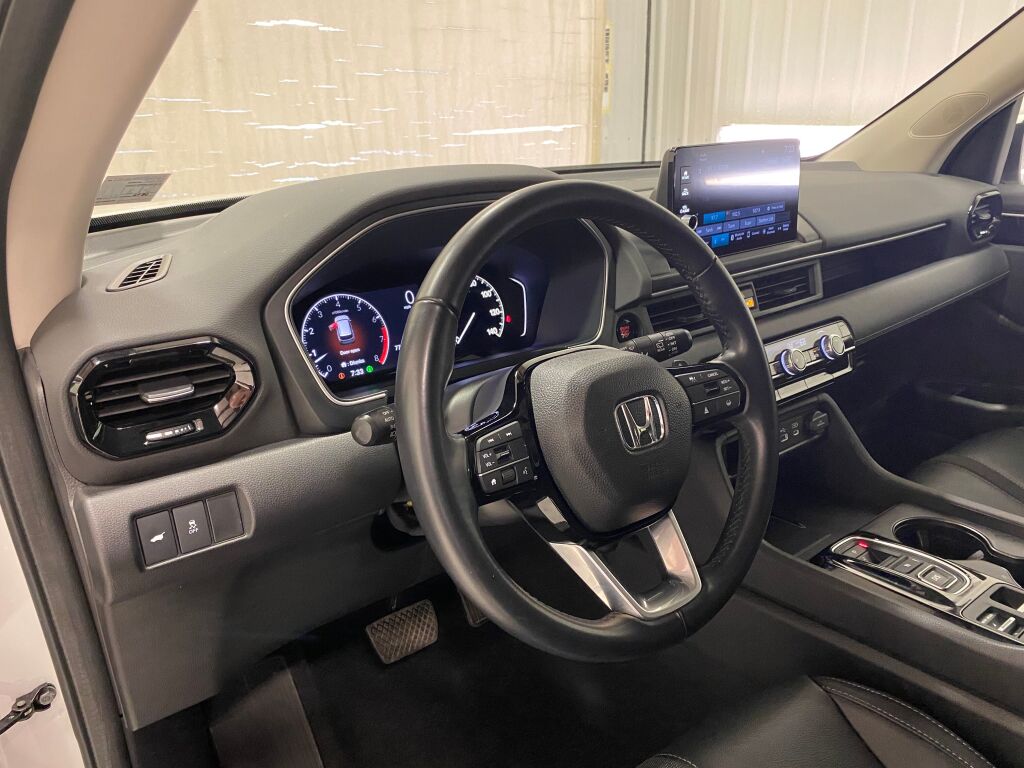 2023 Honda Pilot EX-L Platinum White Pearl at Sutliff Volkswagen