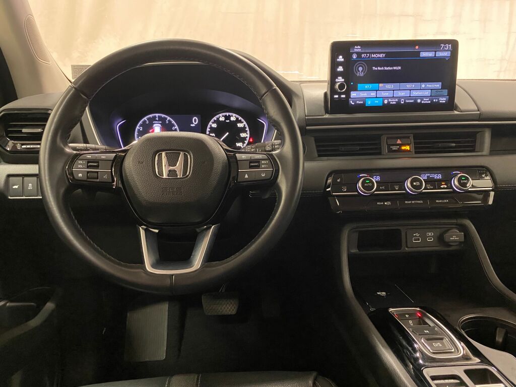 2023 Honda Pilot EX-L Platinum White Pearl at Sutliff Volkswagen