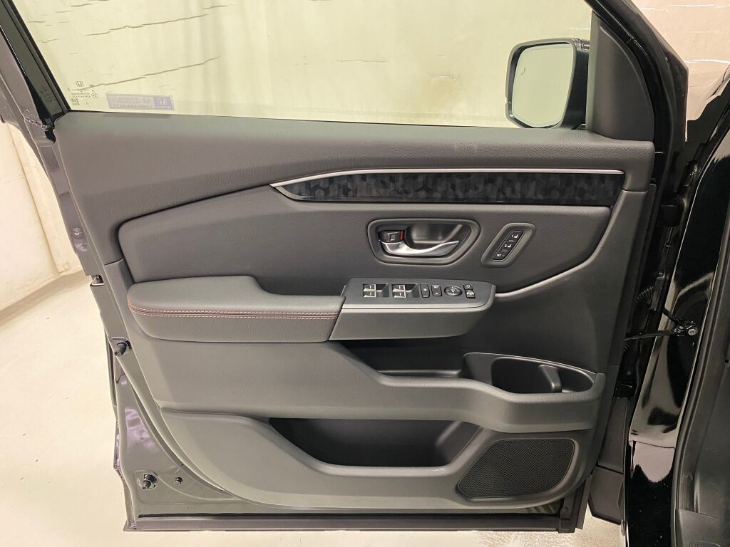 2026 Honda Passport  CRYSTAL BLACK at South Hills Kia