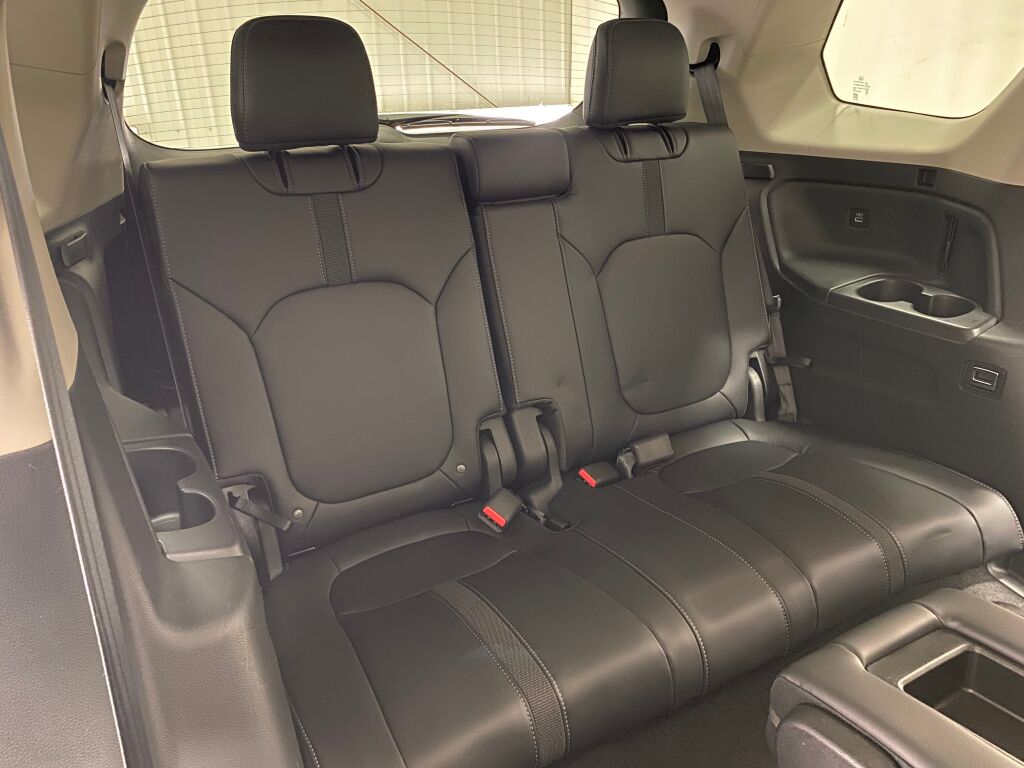 2023 Honda Pilot EX-L Platinum White Pearl at Sutliff Volkswagen