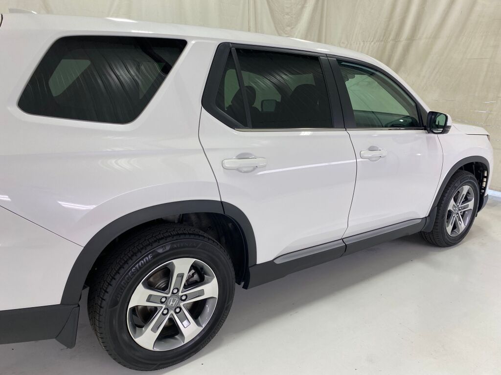 2023 Honda Pilot EX-L Platinum White Pearl at Sutliff Volkswagen
