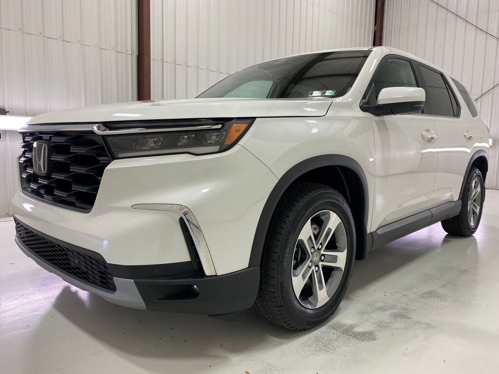 2023 Honda Pilot EX-L Platinum White Pearl at Sutliff Volkswagen