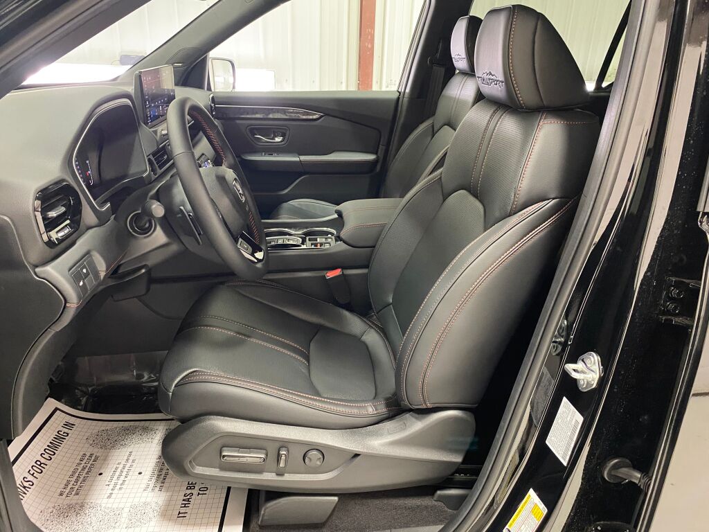 2026 Honda Passport  CRYSTAL BLACK at South Hills Kia