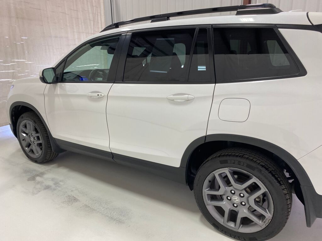 2023 Honda Passport EX-L Platinum White Pearl at Honda North