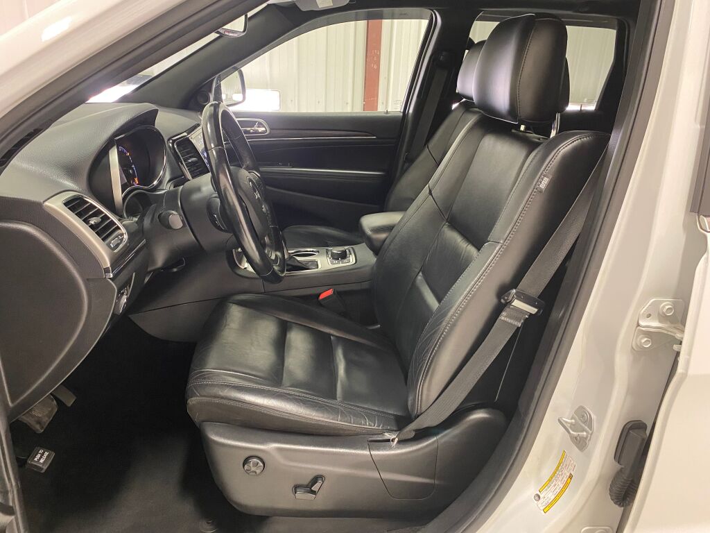 2019 Jeep Grand Cherokee Limited Bright White Clearcoat at South Hills CDJR