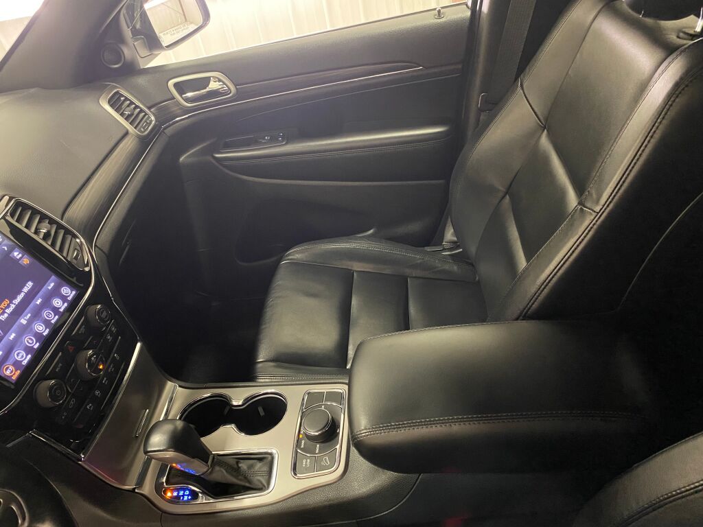 2019 Jeep Grand Cherokee Limited Bright White Clearcoat at South Hills CDJR