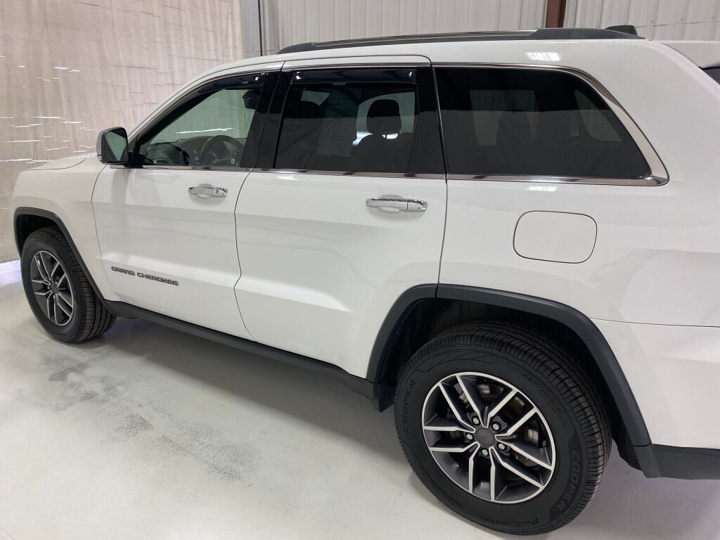 2019 Jeep Grand Cherokee Limited Bright White Clearcoat at South Hills CDJR