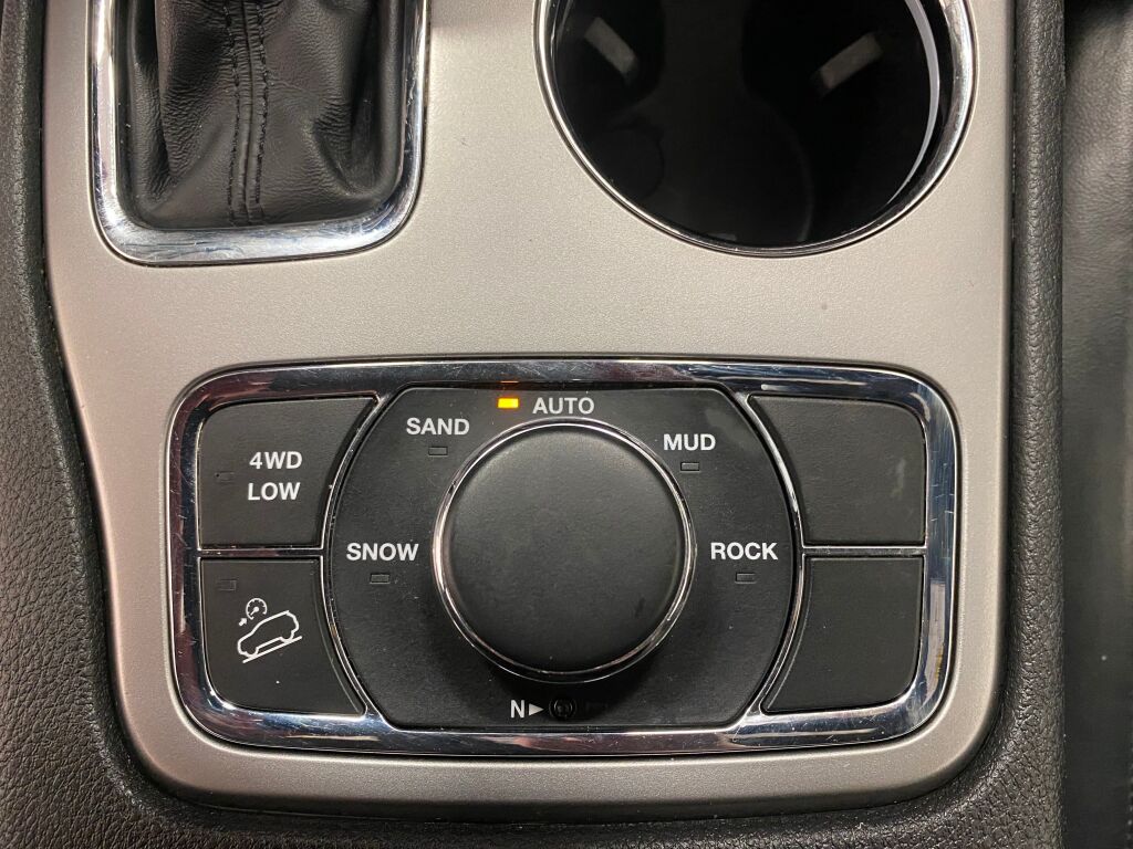 2019 Jeep Grand Cherokee Limited Bright White Clearcoat at South Hills CDJR