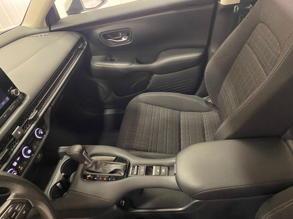 2023 Honda HR-V LX Platinum White Pearl at Honda North