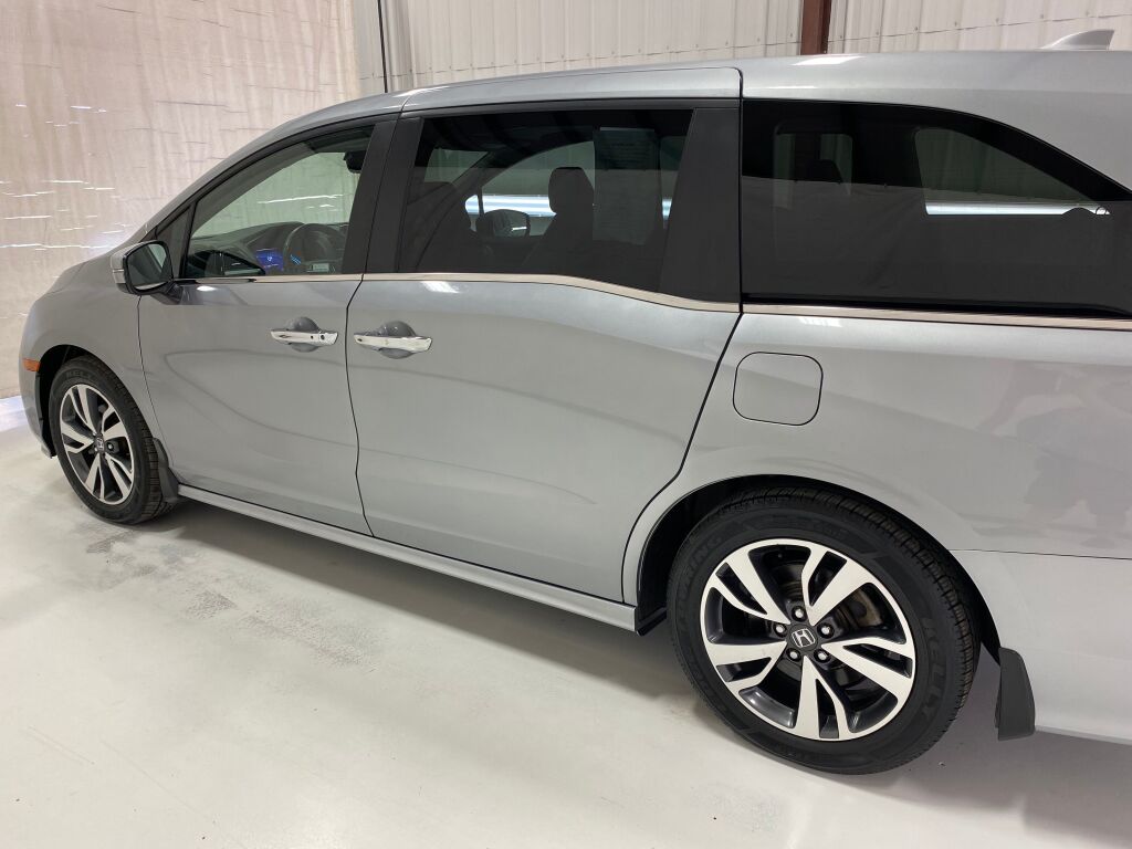 2022 Honda Odyssey Touring Lunar Silver Metallic at Auto Express Mitsubishi