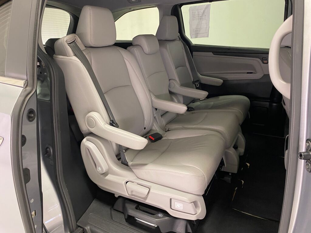 2022 Honda Odyssey Touring Lunar Silver Metallic at Auto Express Mitsubishi