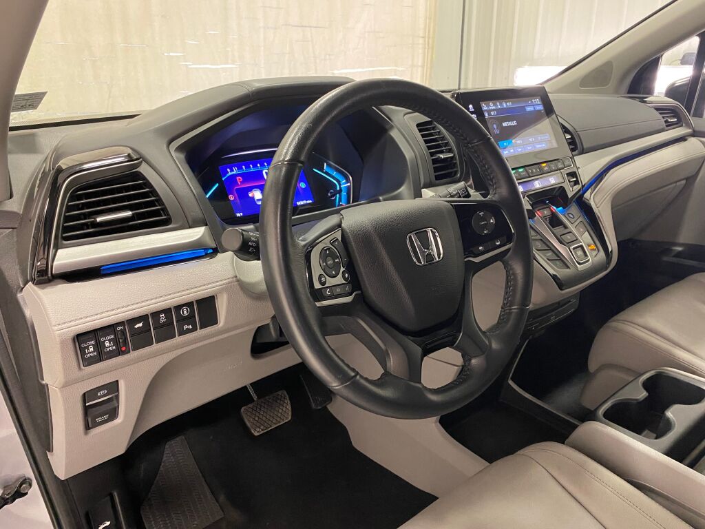 2022 Honda Odyssey Touring Lunar Silver Metallic at Auto Express Mitsubishi
