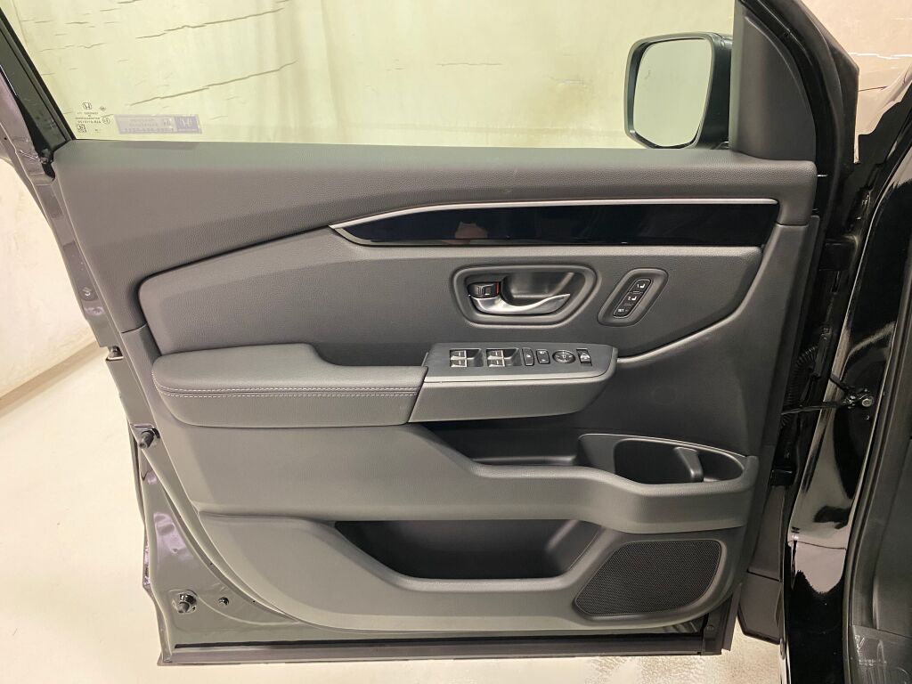 2026 Honda Passport RTL CRYSTAL BLACK PEARL at Altoona Honda