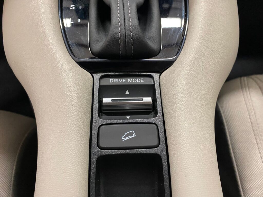 2025 Honda HR-V LX Platinum White Pearl at Honda North