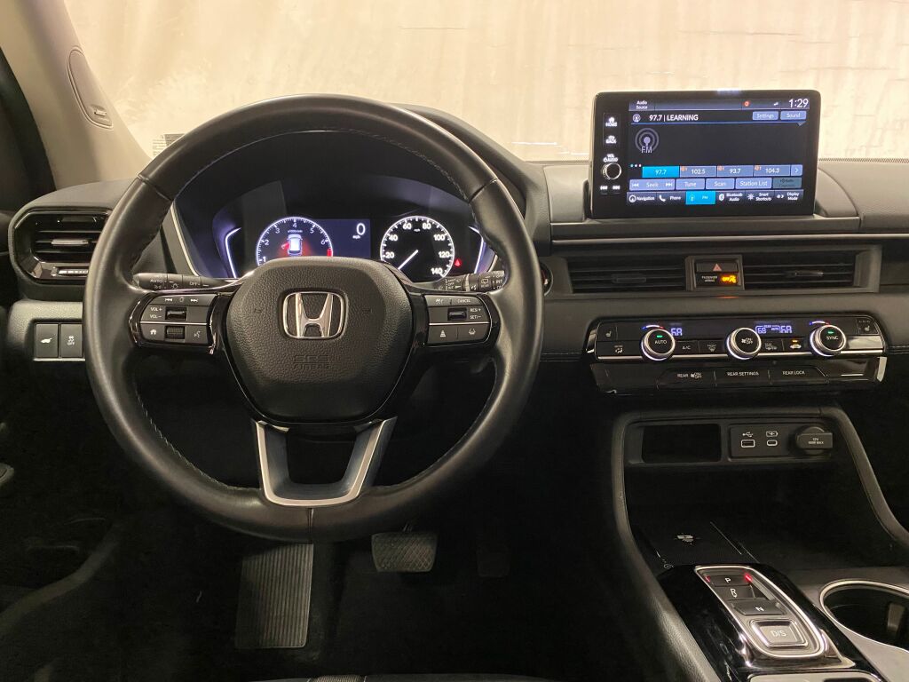 2024 Honda Pilot Touring Crystal Black Pearl at Honda North
