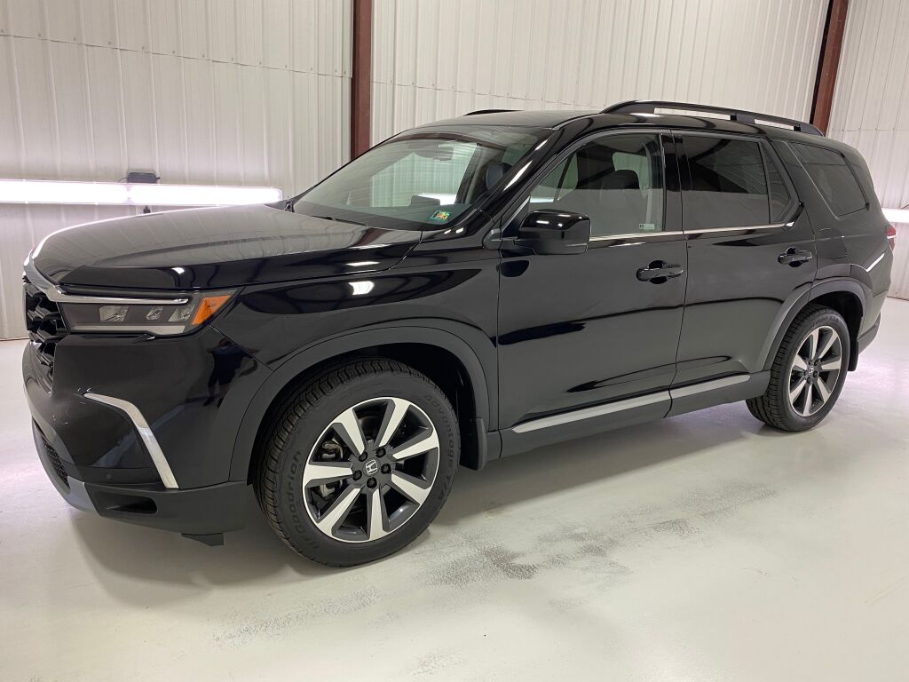 2024 Honda Pilot Touring Crystal Black Pearl at Honda North