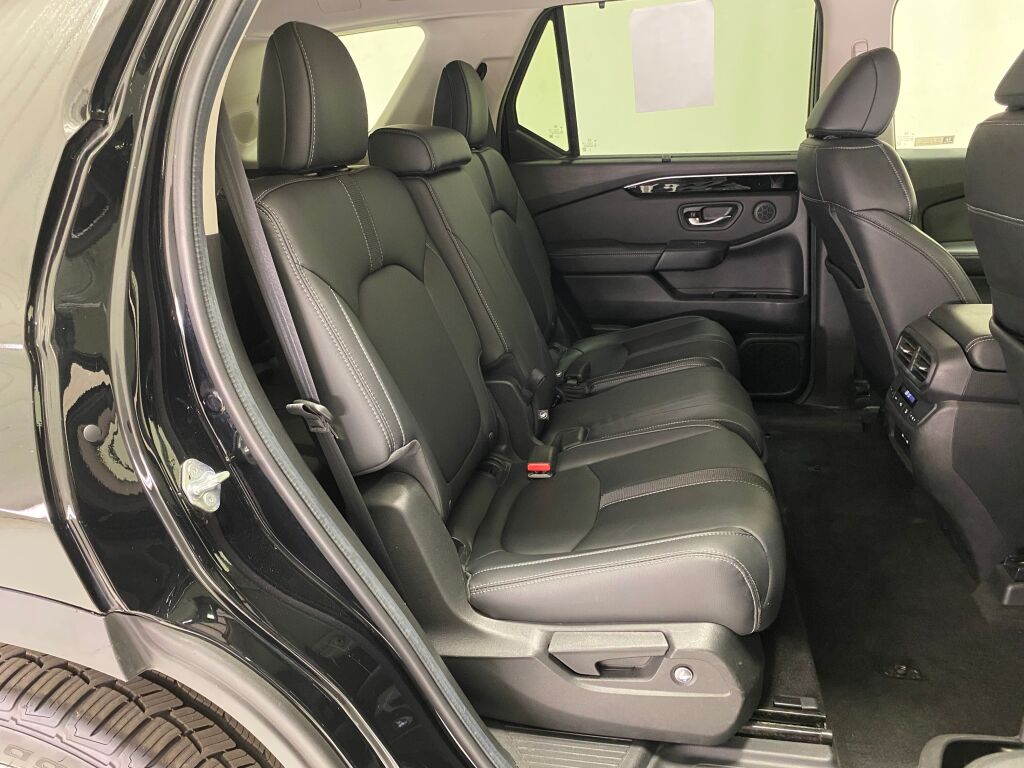 2024 Honda Pilot Touring Crystal Black Pearl at Honda North