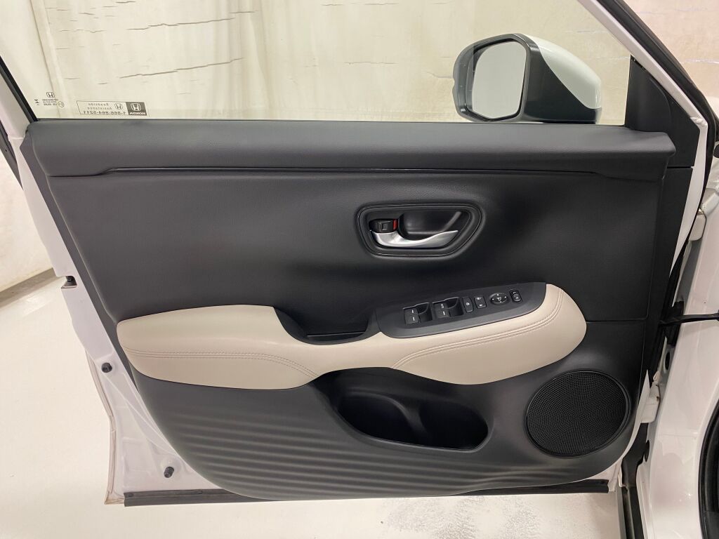 2025 Honda HR-V LX Platinum White Pearl at Honda North