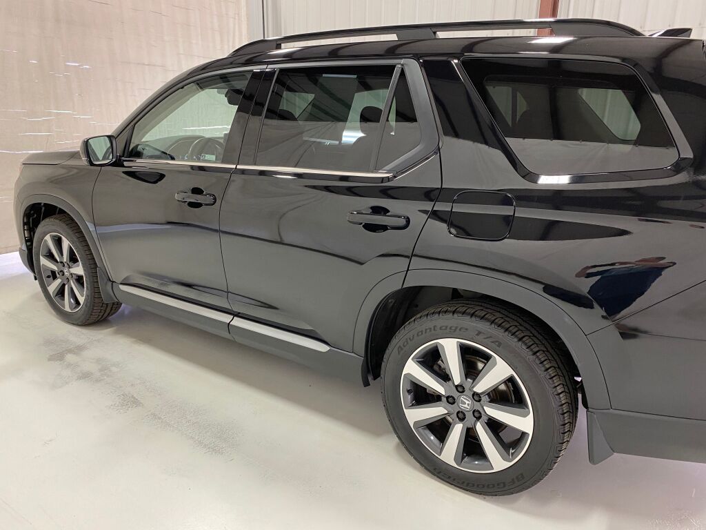 2024 Honda Pilot Touring Crystal Black Pearl at Honda North